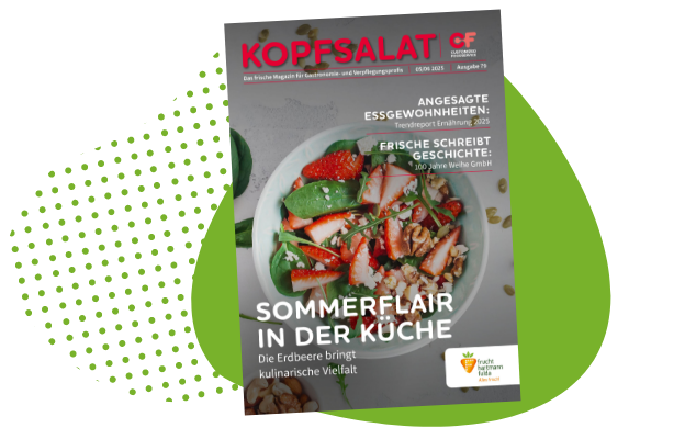 Titelbild der Kopfsalat-Magazinausgabe 2/2023 mit Erdbeer-Salat und dem Titel „Sommerflair in der Küche – Die Erdbeere bringt kulinarische Vielfalt“.